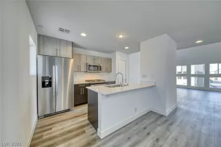 Photo #4: 2286927 Listing 