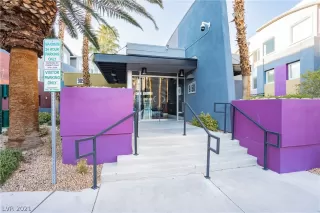 Photo #4: 2286960 Listing