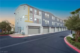 Photo #6: 2286960 Listing