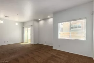 Photo #4: 2286977 Listing