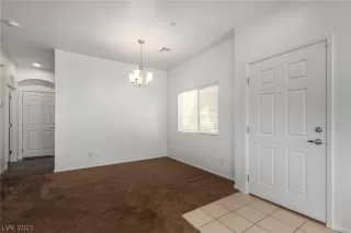 Photo #6: 2286977 Listing