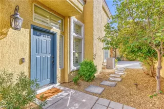 Photo #5: 2286982 Listing