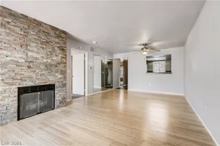 Photo #4: 2286984 Listing