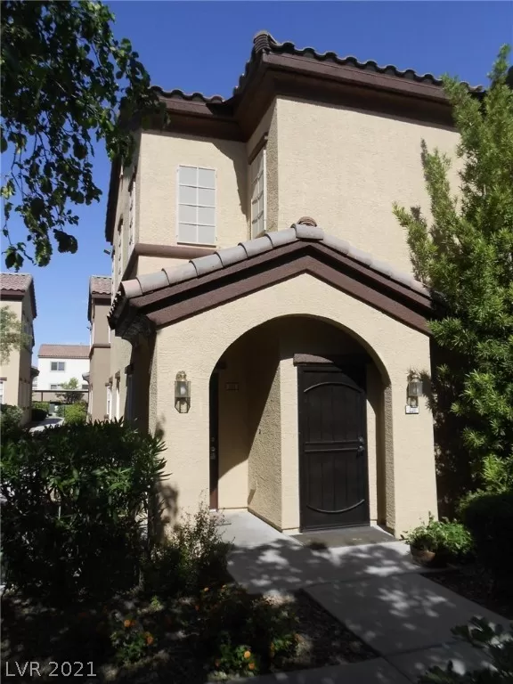 MLS: 2287017 Condo For Sale