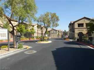 Photo #1: 2287017 Listing