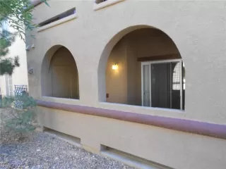 Photo #3: 2287017 Listing