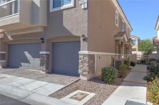 Photo #1: 2287066 Listing