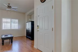 Photo #3: 2287066 Listing