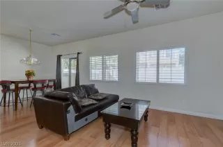 Photo #4: 2287066 Listing