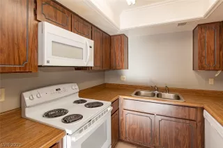 Photo #5: 2287088 Listing