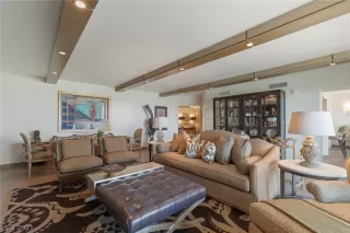 Photo #3: 2287100 Listing