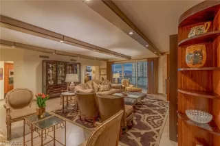 Photo #5: 2287100 Listing