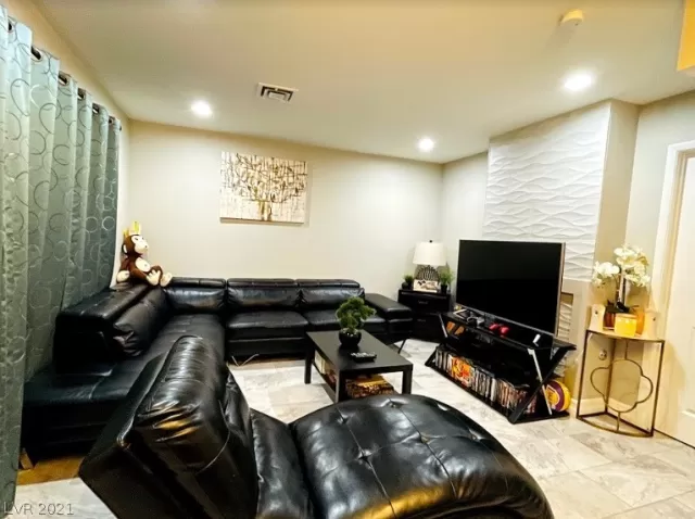 MLS: 2287136 Condo For Sale