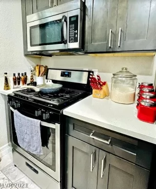 Photo #3: 2287136 Listing