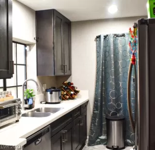 Photo #5: 2287136 Listing