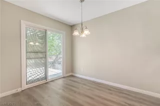 Photo #5: 2287138 Listing