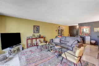 Photo #5: 2287145 Listing