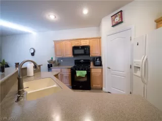 Photo #2: 2287164 Listing