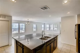 Photo #4: 2287172 Listing 