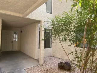 Photo #2: 2287181 Listing