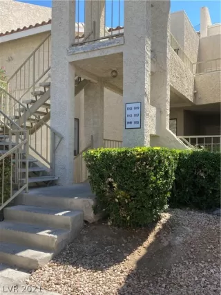 Photo #3: 2287181 Listing