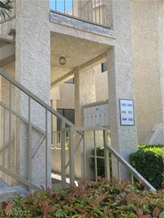 Photo #4: 2287181 Listing