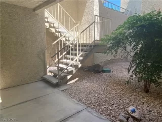 Photo #5: 2287181 Listing