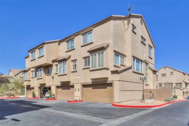 MLS: 2287187 Condo For Sale