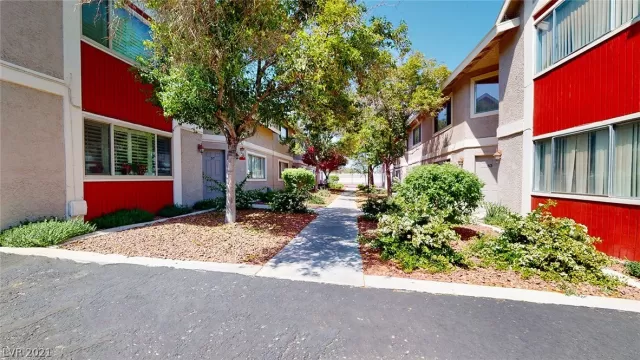 MLS: 2287272 Condo For Sale