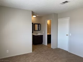 Photo #5: 2287280 Listing 