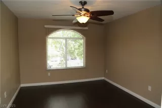 Photo #5: 2287287 Listing