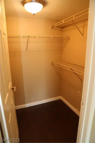 Photo #6: 2287287 Listing