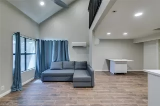 Photo #3: 2287328 Listing