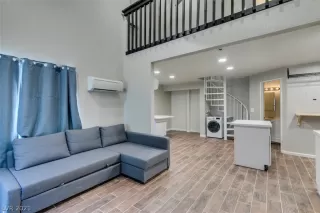 Photo #5: 2287328 Listing