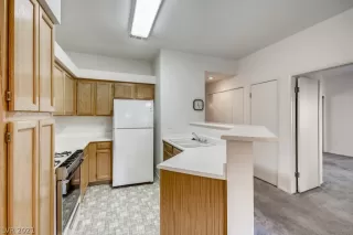 Photo #5: 2287335 Listing