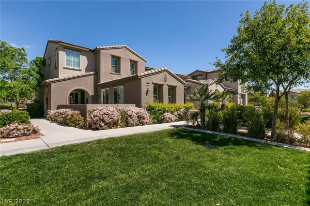 MLS: 2287346 Condo For Sale