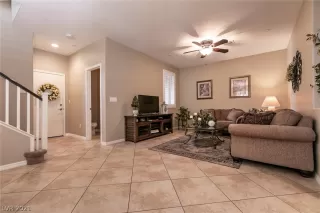 Photo #6: 2287346 Listing 