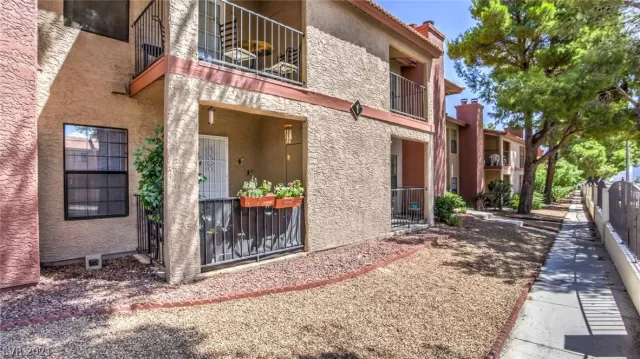 MLS: 2287365 Condo For Sale