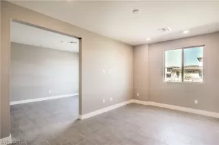 Photo #4: 2287390 Listing