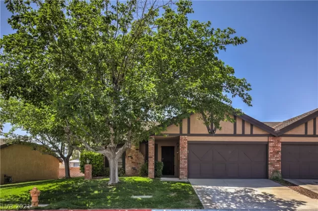 MLS: 2287443 Condo For Sale