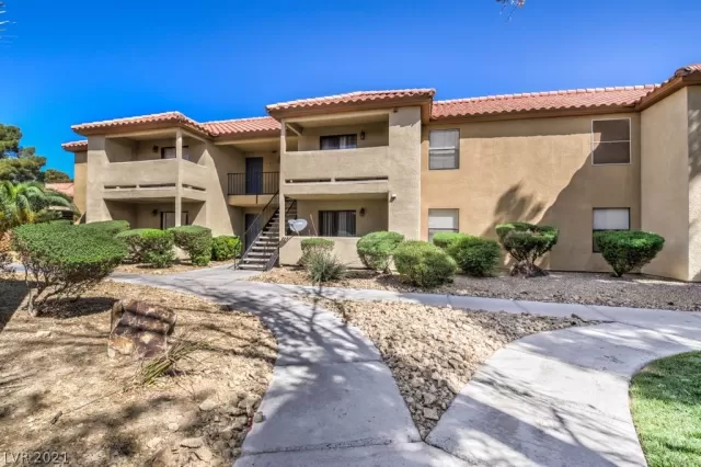 MLS: 2287461 Condo For Sale