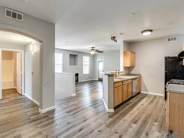 MLS: 2287475 Condo For Sale