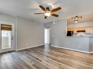 Photo #2: 2287475 Listing