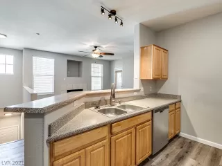 Photo #5: 2287475 Listing