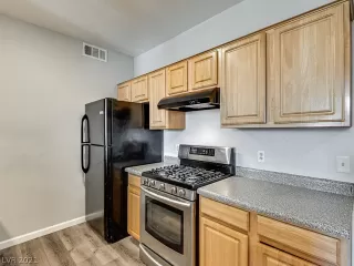 Photo #6: 2287475 Listing