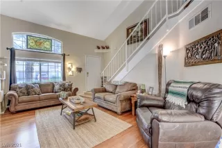 Photo #5: 2287476 Listing 