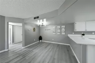 Photo #1: 2287485 Listing 