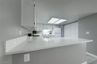 Photo #4: 2287485 Listing 