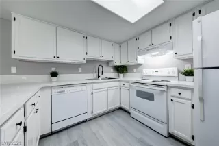 Photo #5: 2287485 Listing 