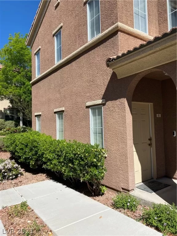 MLS: 2287523 Condo For Sale